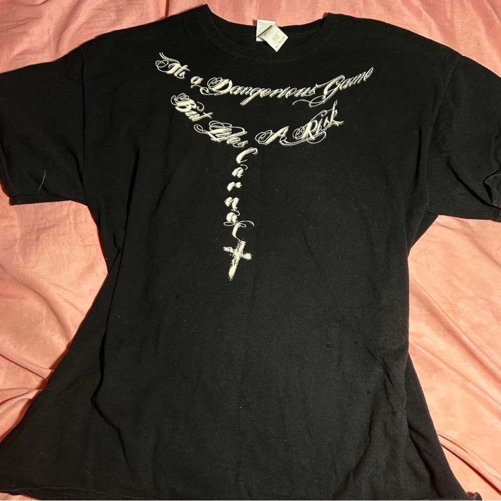 black tee
